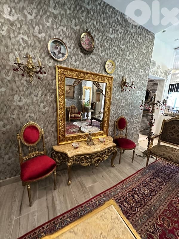 console auntique and 2 chairs 7