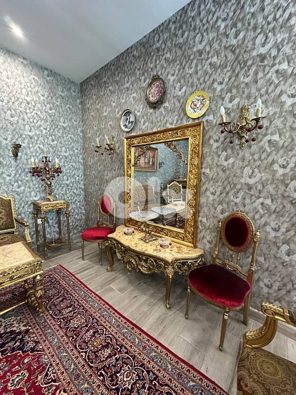 console auntique and 2 chairs 9