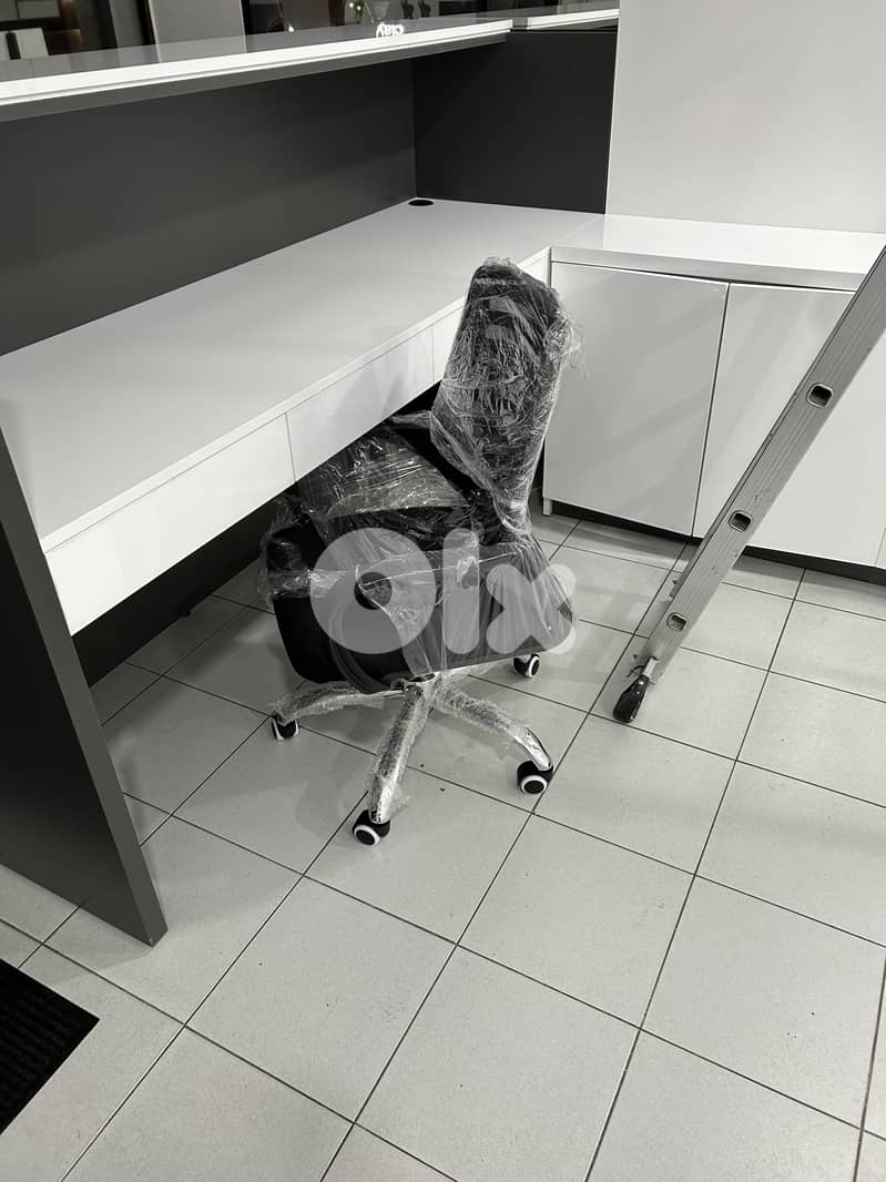 Showroom Furniture 3