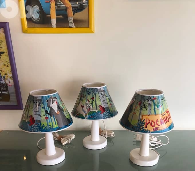 3 kids table lamps like new . 75$ 1