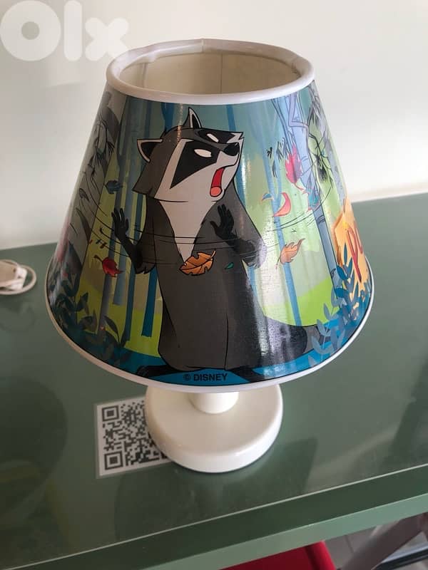 3 kids table lamps like new . 75$ 6