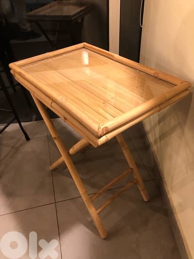 bamboo side table like new . 100$