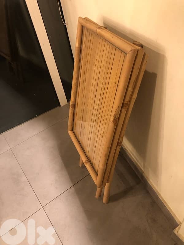 bamboo side table like new . 100$ 2