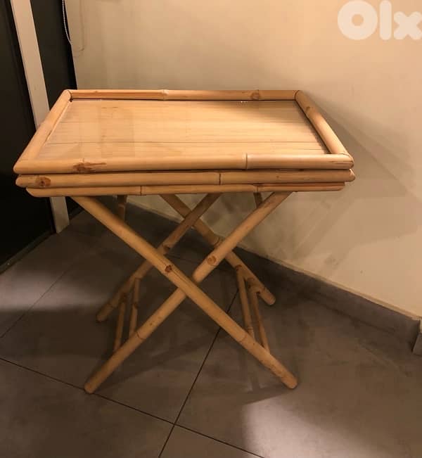 bamboo side table like new . 100$ 3