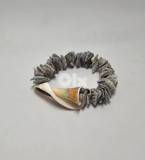 10$ handmade shell bead bracelet 1