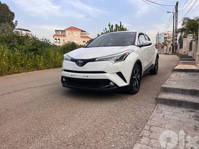 Toyota C-HR 2018, XLE, super clean, full option, ma na2so chi.
