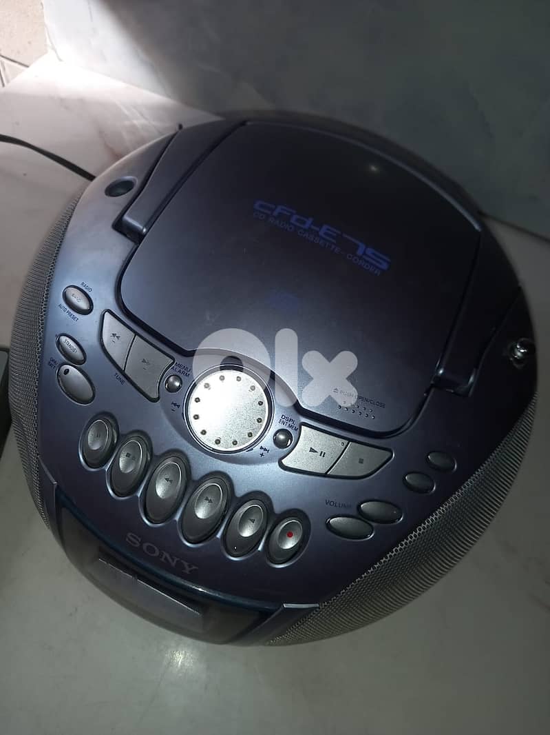 Sony portable Radio cassette and cd player plus remote 1