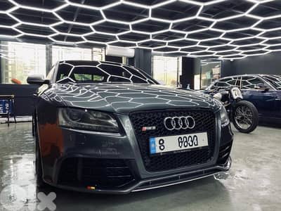 Audi RS5 2011