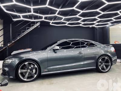 Audi RS5 2011