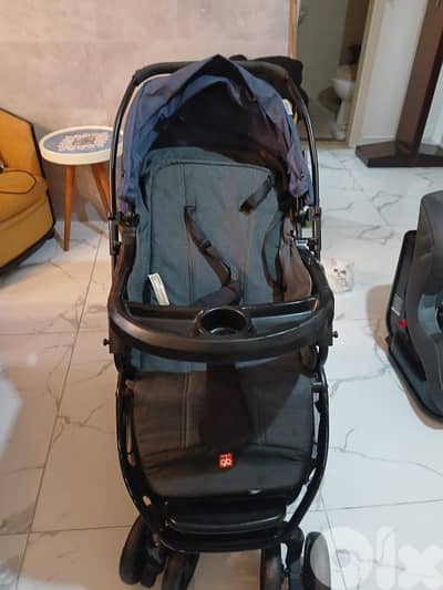heavy duty all purpose stroller bought for 1700 aed selling for 150$