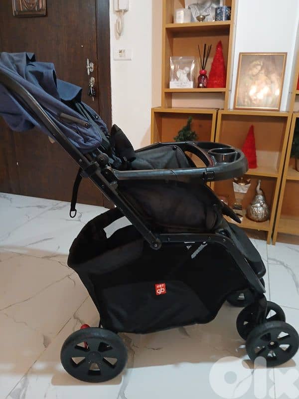 heavy duty all purpose stroller bought for 1700 aed selling for 75$ 6
