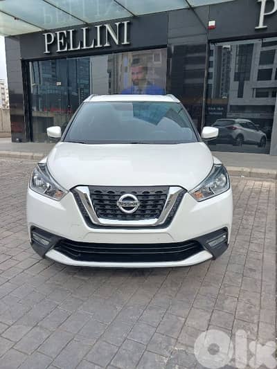 NISSAN KICKS SV MODEL 2018 WHITE IN BLACK COMPANY SOURCE