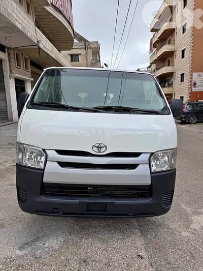 Toyota Hiace 2017