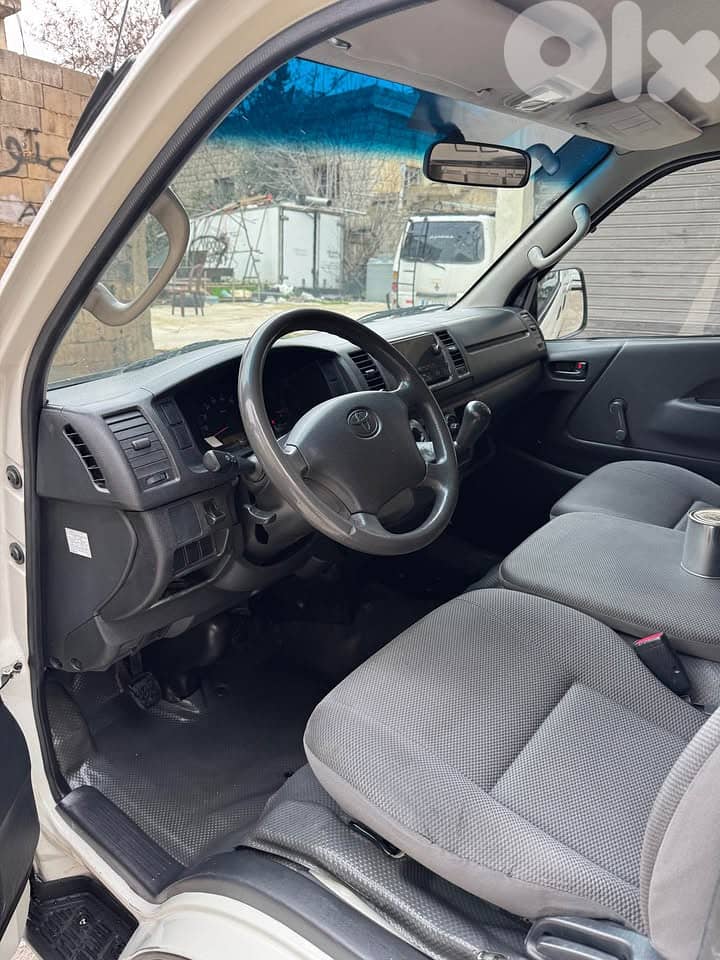 Toyota Hiace 2017 3