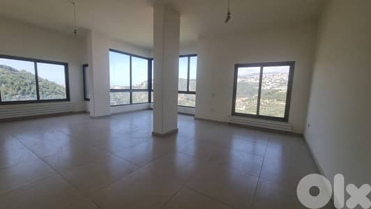 GMC282MAN Apartment for sale in Mazraat Yachouh - شقة للبيع