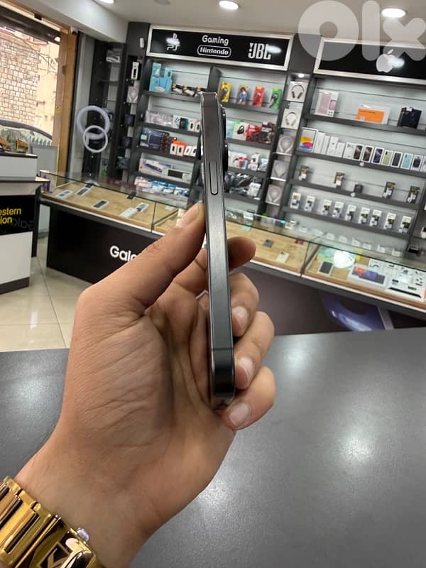 IPHONE 15 PRO 256GB USED 1