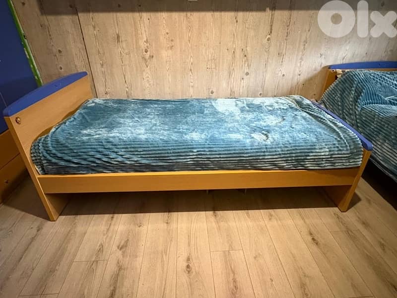 2   beds  like new  premium quality 3