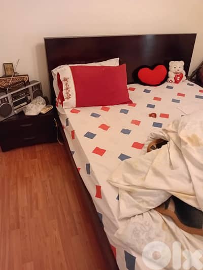 2 lDouble bed room 2 living rooms and dining room