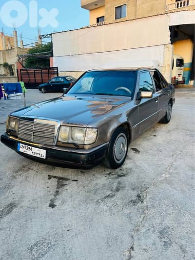 Mercedes-Benz 260 1988