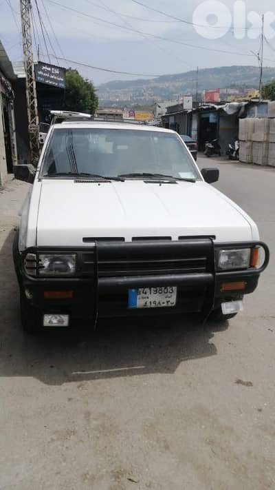 Nissan Pathfinder 1990
