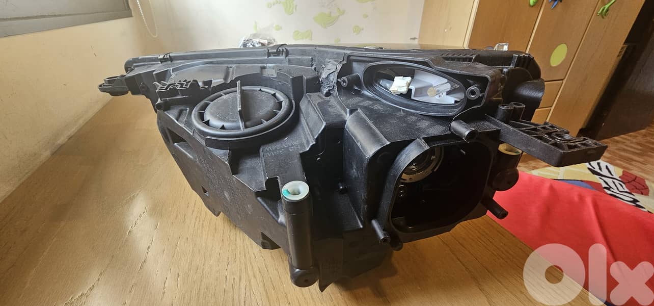 Xenon LED headlight assembly for an Audi Q5 2018 right side 2