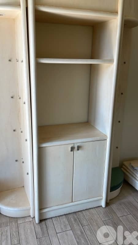 للبيع tv  unit 1