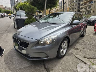 Volvo V40 T4 2015 61000km Volvo beirut