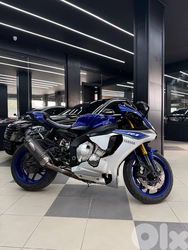 Yamaha R1 2