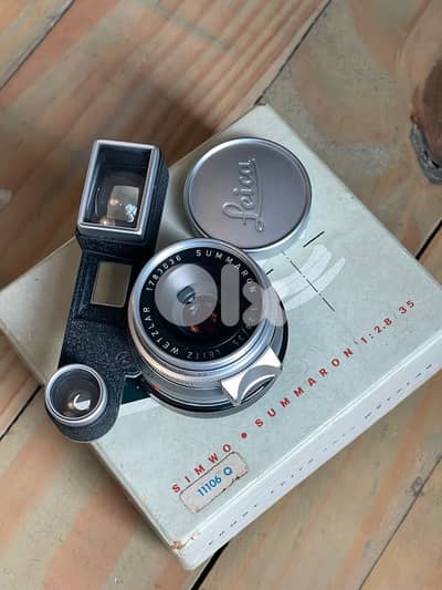 Leica Leitz Summaron 35mm F/2.8 Lens with Goggles and Box