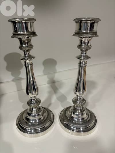 Paire de bougeoirs en argenterie Morlot