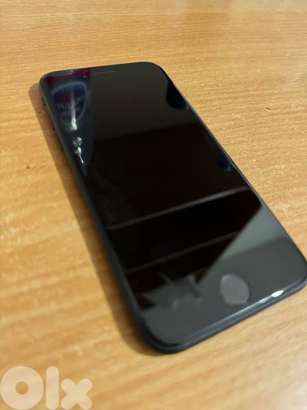 iPhone SE 2nd Gen (2022) 1