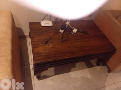 طاوله خشب كبيرة