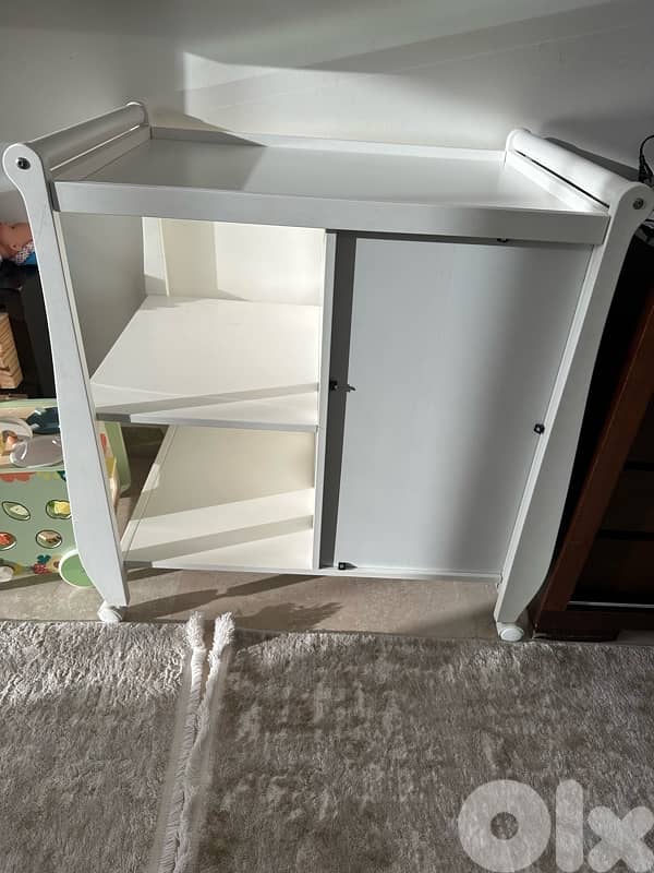 dresser and changing table 4