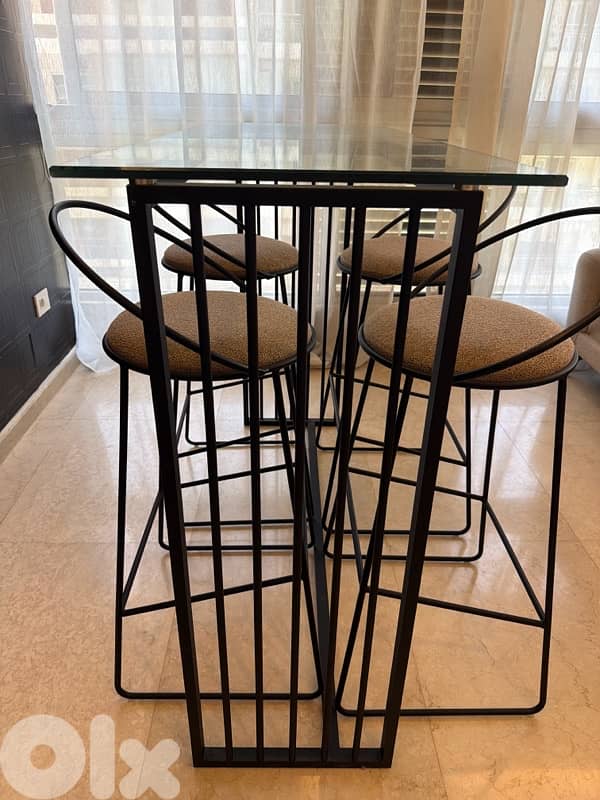 dinner table with 4 high chairs 2