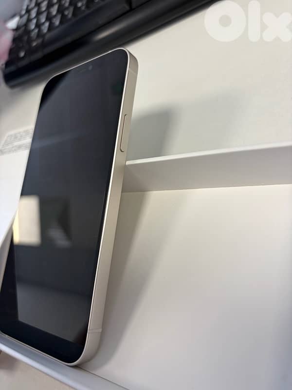 iphone 12 super clean 4