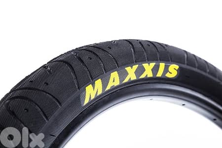 Maxxis hook worms 28”
