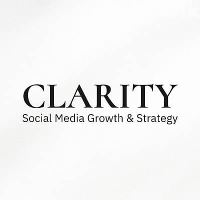 متخصصة بالتسويق الرقمي واستراتيجيات النمو عبر السوشال ميديا