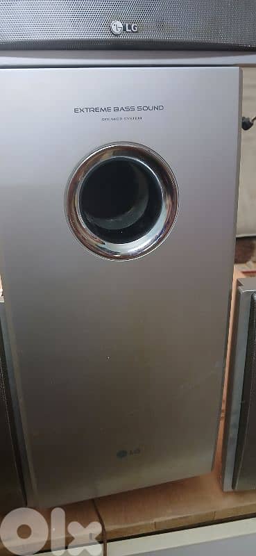 LG surround sound system 1