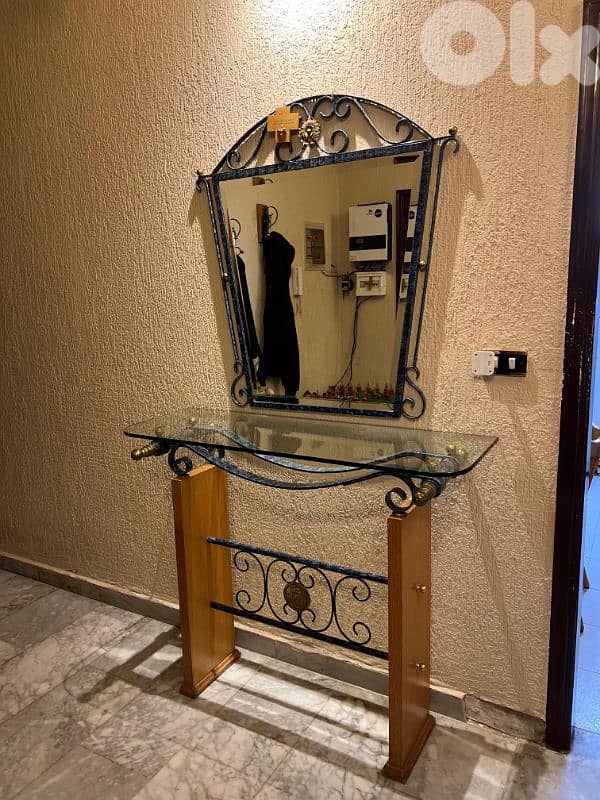 console table with mirror and round side table 3