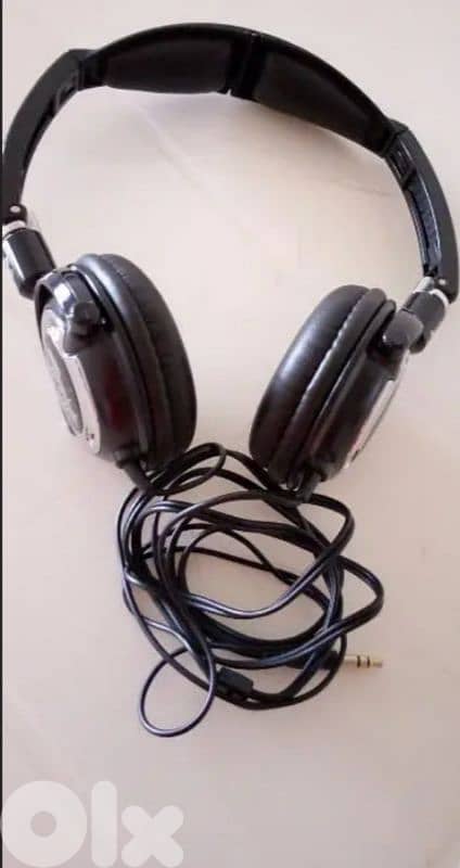 Headphones new piece 1