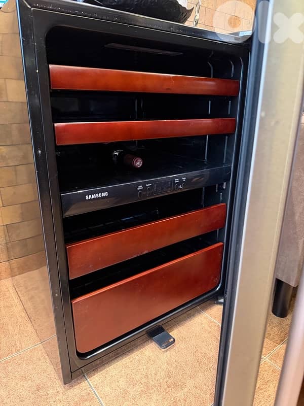 wine cooler Samsung 1