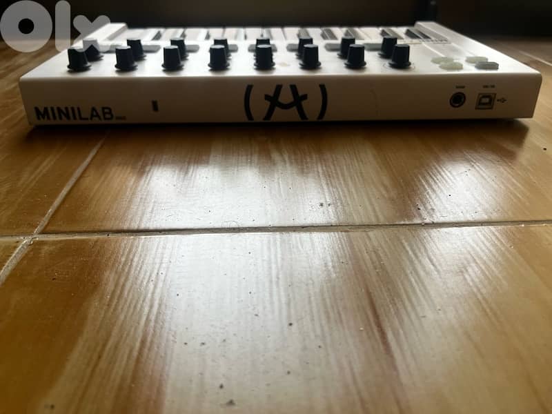 Arturia MiniLab MkII MIDI Controller - Great Condition 3