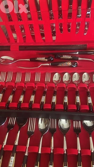 ‏ملاعق وشوك وسكاكين أدوات المائدةcutlery