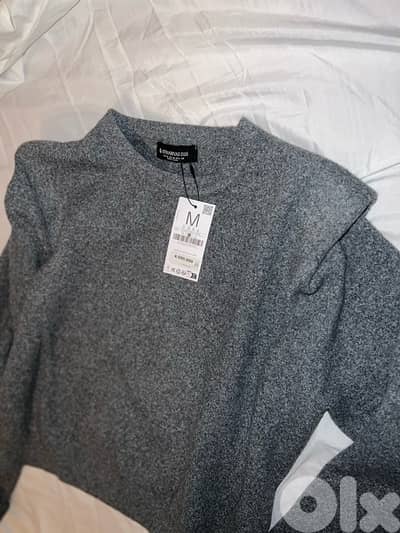 stradivarius top grey with pads