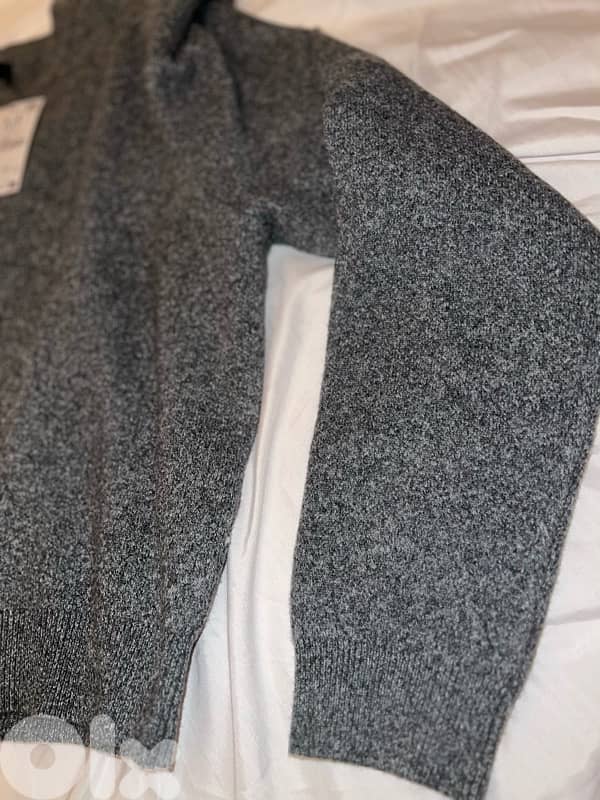 stradivarius top grey with pads 5