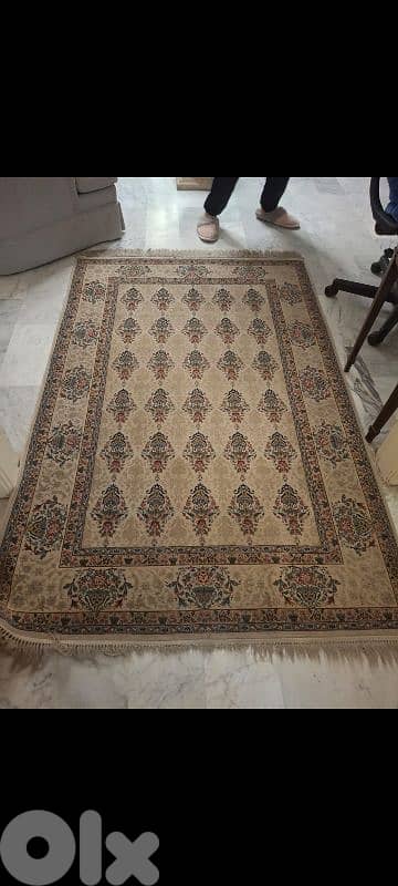 asfahan rug orignal like new