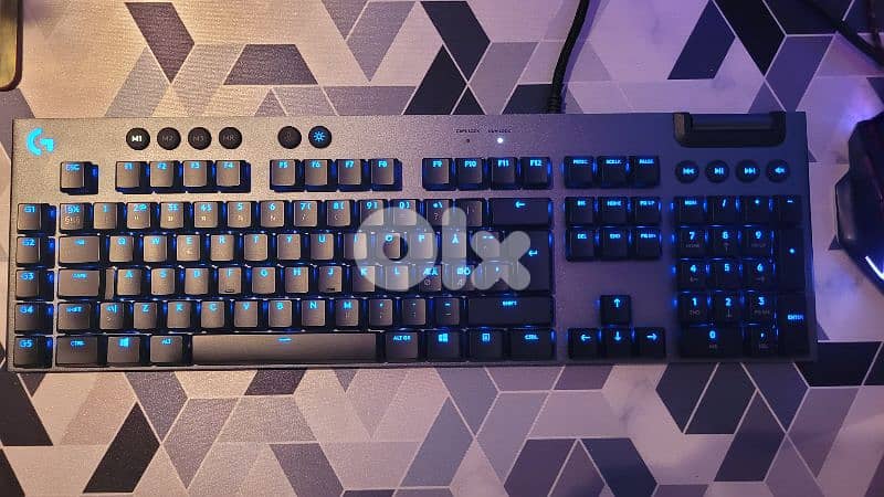 Logitech G815 keyboard 2
