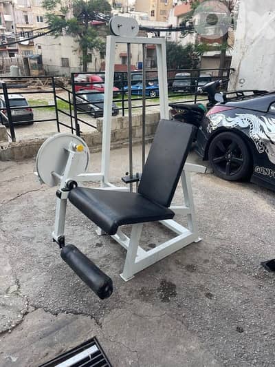 Leg Extension machine