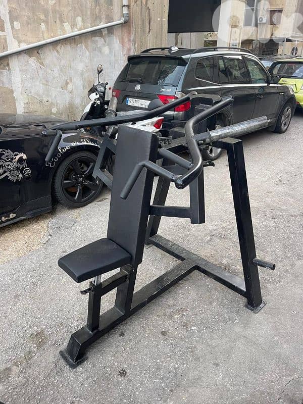 Hummer Shoulder - like new 1