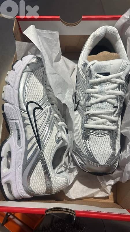 Nike Airmax Moto 2K 1